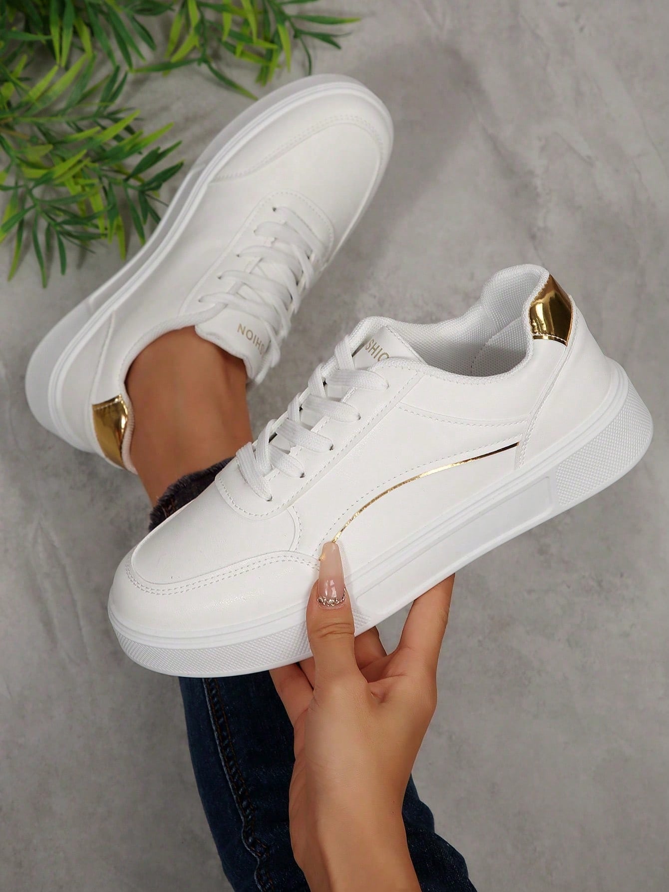 Sepatu Sneakers Kasual Wanita  - Running Gear Woman ulasan dan harga